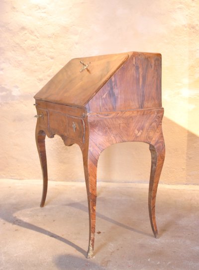 Kleiner Damenschreibtisch