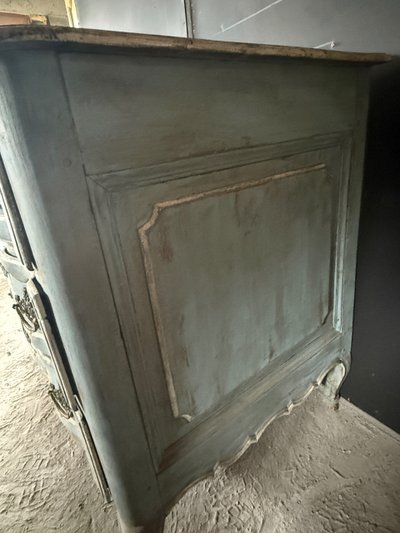 Cassettone curvo Luigi XV del XVIII secolo, policromo 
