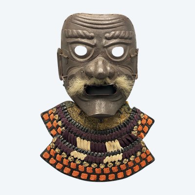 MASCHERA da armatura SAMURAI a pieno facciale chiamata Menpō del tipo Sômen Firmata Narishige Giappone, periodo Edo 