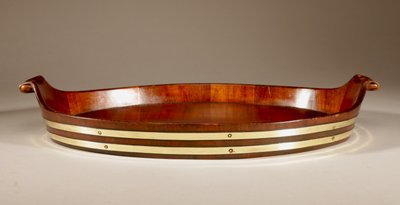  Plateau ovale original en acajou et laiton.