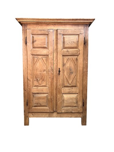 Armoire en châtaignier 1700