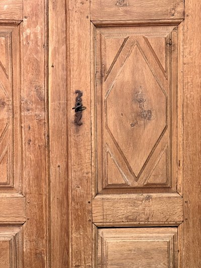 Armoire en châtaignier 1700