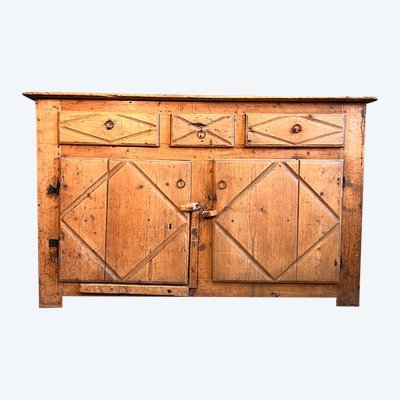 Buffet en sapin 1700
