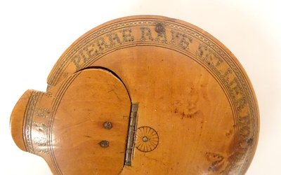 Linsenförmige Schnupftabakdose Buchsbaum Stein Raye Sellier Vieillevigne 1868 19. Jahrhundert