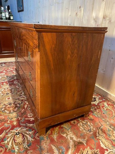 Commode époque Louis Philippe en noyer 