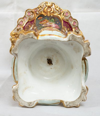 Paire de vases anciens en porcelaine, XIXe siècle, France