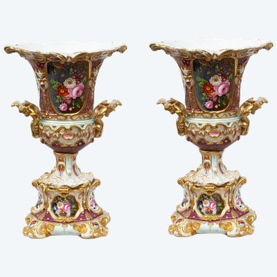 Paire de vases anciens en porcelaine, XIXe siècle, France
