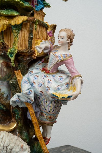 Paire de Vases ancienne en porcelaine Naples (Capodimonte) XIXe siècle.