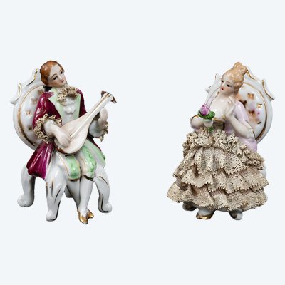 Paire de sculptures en porcelaine polychrome, France, début du XXe siècle.