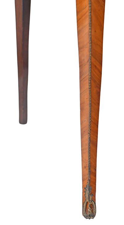 Scrivania inclinata in stile Luigi XV intarsiata