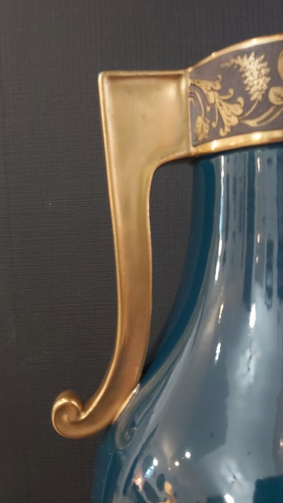 Large Jaget-Pinon porcelain vase from Tours
