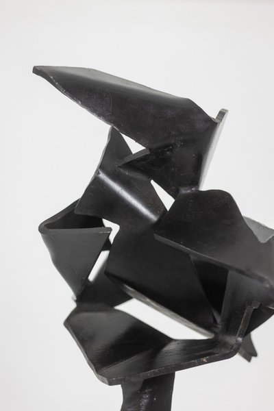 Jean Campa. Scultura geometrica in metallo lucidato. Anni '80. LS62141309P