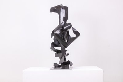 Jean Campa. Scultura verticale in metallo patinato. Anni '80. LS62151309P