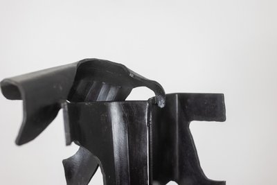 Jean Campa. Scultura verticale in metallo patinato. Anni '80. LS62151309P