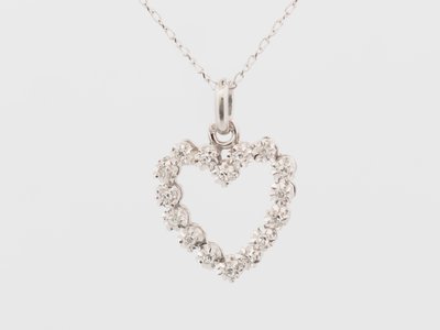 Ciondolo a forma di cuore in oro bianco e diamanti