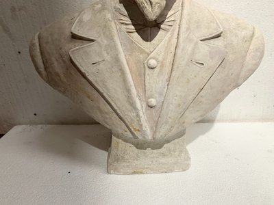 Busto di un notabile" calco in gesso scolpito, XX secolo
