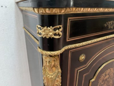 Credenza intarsiata in legno e ottone in stile Napoleone III, XIX secolo