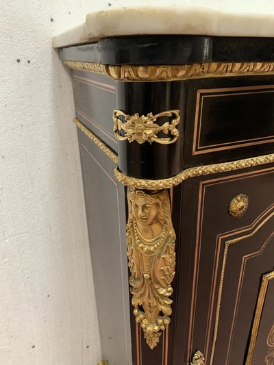 Credenza intarsiata in legno e ottone in stile Napoleone III, XIX secolo