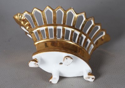 Corbeille porcelaine d’époque Empire, en Vieux Paris, largeur : 17 cm