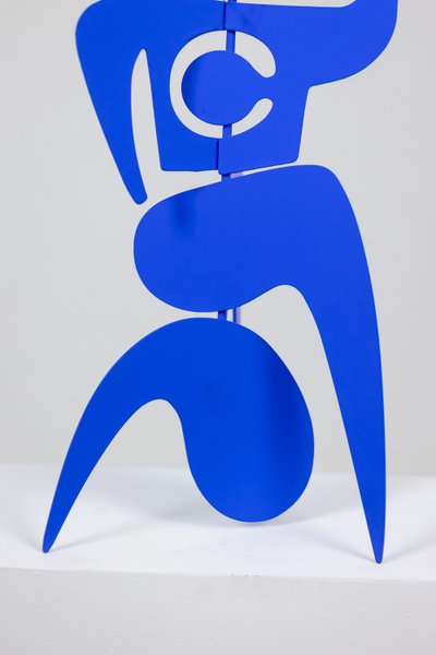 Antonine de Saint Pierre. Sculpture « Bugler » bleue. Contemporain.