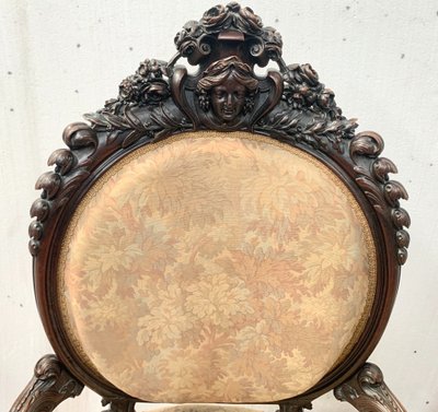 Paire de fauteuils a médaillons en bois sculpté XIX siècle