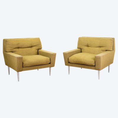 Coppia di poltrone anni '60 con gambe in metallo e forma geometrica