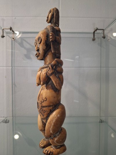 Statuetta in avorio dell'etnia FANG dal GABON