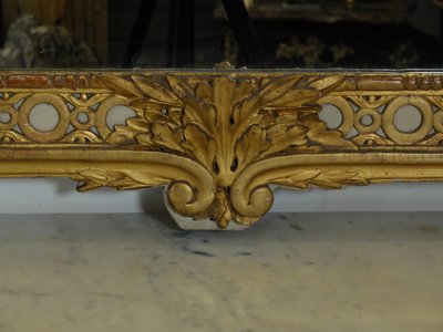 Specchio Luigi XVI con attributi di caccia