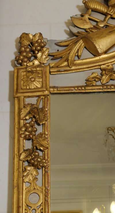 Specchio Luigi XVI con attributi di caccia