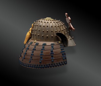 Elmo da guerra chiamato Kabuto e Maedaté tipo O-bashi Suji Bachi Giappone, periodo Edo 1603-1868