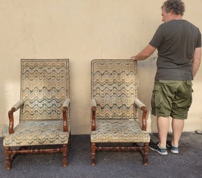 2 poltrone in stile Luigi XIII con arazzo 