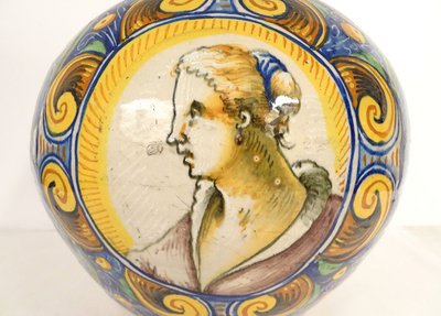 Grande Vaso in Maiolica Ritratti Soldato Maestro Domenico Venezia Italia XVI