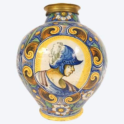 Grande Vaso in Maiolica Ritratti Soldato Maestro Domenico Venezia Italia XVI