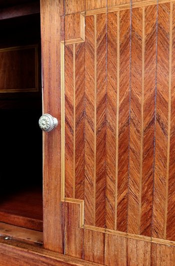Mobiletto in vari intarsi di legno, stile Luigi XVI - 1900