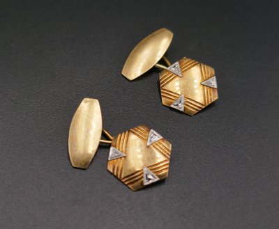 Coppia di gemelli Art Déco, oro 18 carati.
