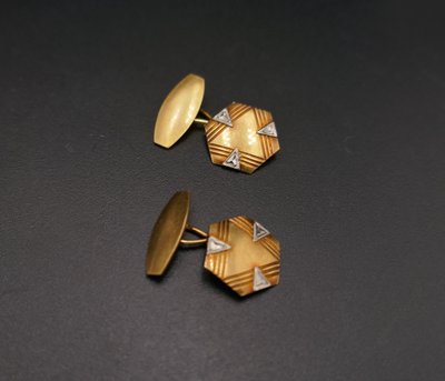 Coppia di gemelli Art Déco, oro 18 carati.