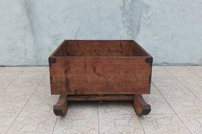 Bedeutender Heuschlitten aus Kiefernholz
