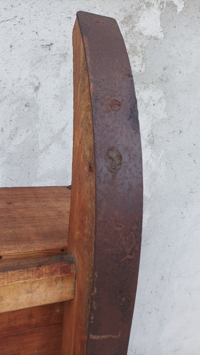 Bedeutender Heuschlitten aus Kiefernholz