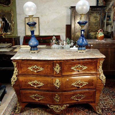 Commode tombeau estampillée Pierre Migeon