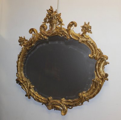 Grande specchio Luigi XV in stucco dorato XIX