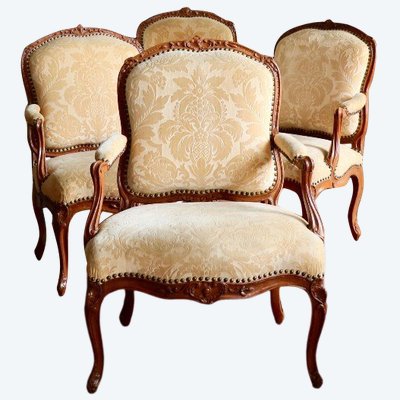 Suite De Quatre Fauteuils à La Reine Estampillés Tilliard