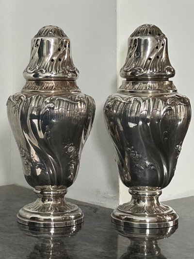 Paire De Saupoudreuses En Argent Massif De Style Louis XV Minerve - Saupoudreuse - Saupoudroir