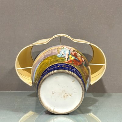 Lampe antique en porcelaine royale de Vienne peinte