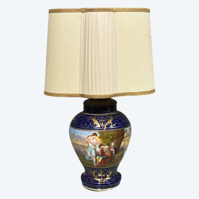 Lampe antique en porcelaine royale de Vienne peinte