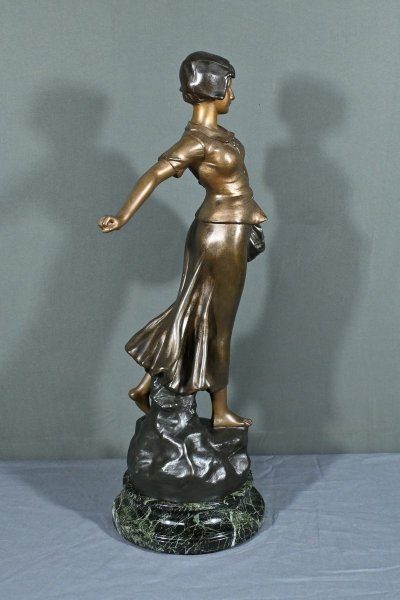 Sculpture en Régule Titrée « Semeuse », signée A. de Ranieri – Milieu XXe