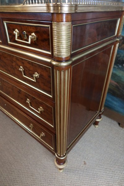Commode Louis XVI époque XVIIIème siècle.
