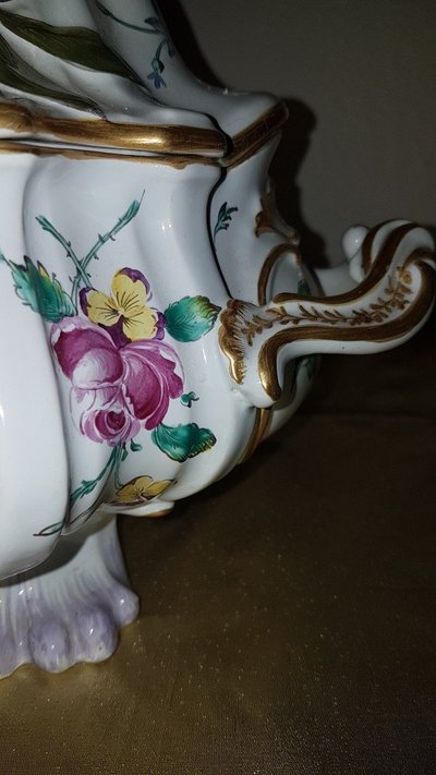 Pot à Oille En Faïence Polychrome Early 20th century