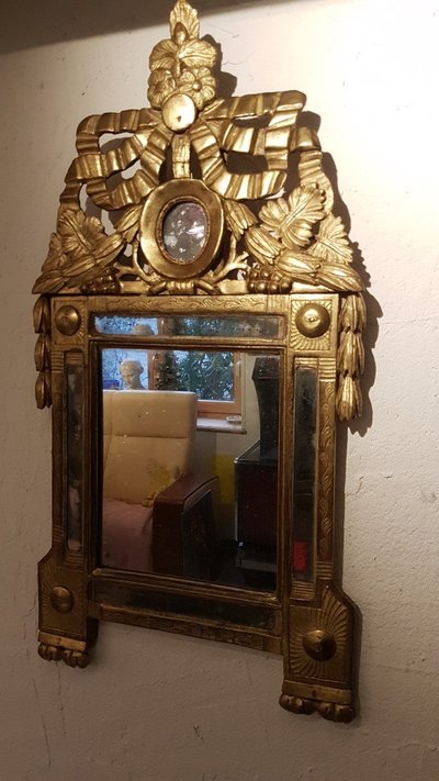 Gilded wood mirror with glazing beads - 18th century