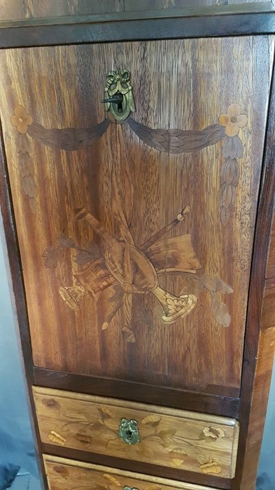 Damensekretär mit Intarsien
