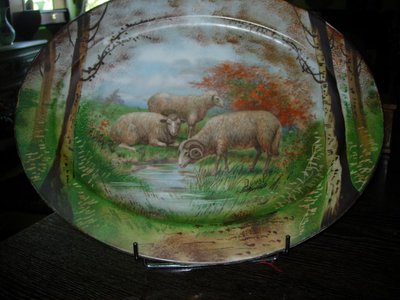 2 Grands Plats En Porcelaine Peints Décor Animalier